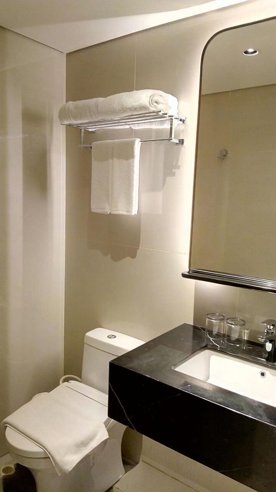 Louis Kienne Hotel Pemuda Семаранг Экстерьер фото