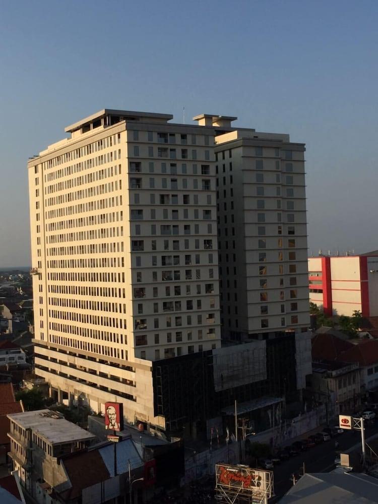 Louis Kienne Hotel Pemuda Семаранг Экстерьер фото